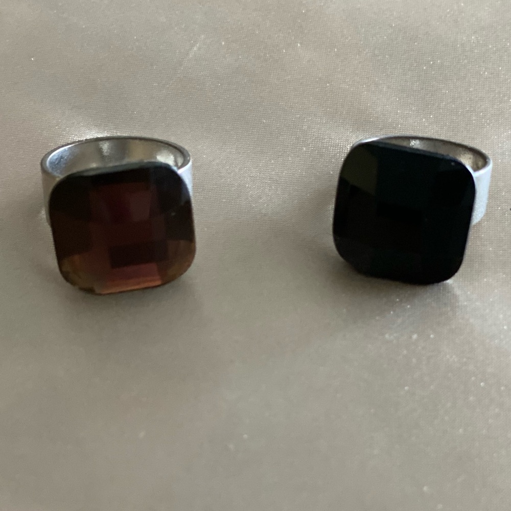 Dual rings